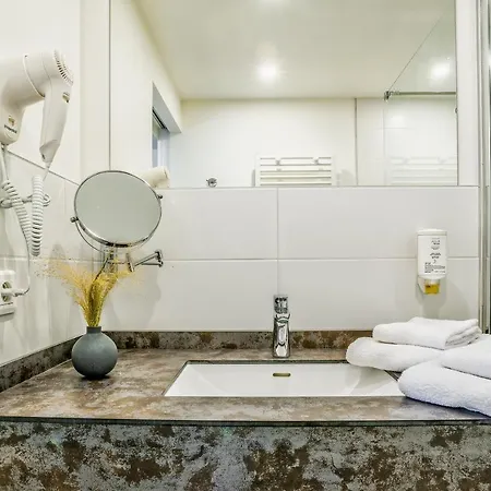 Hotel Les Jardins De L'anjou 3*